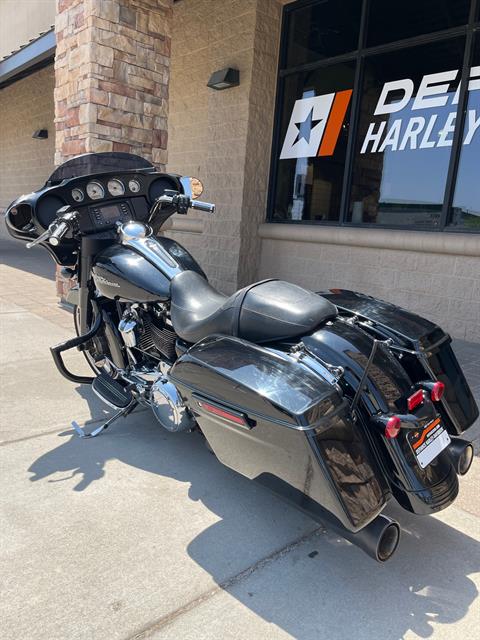 2017 Harley-Davidson Street Glide® in Omaha, Nebraska - Photo 4