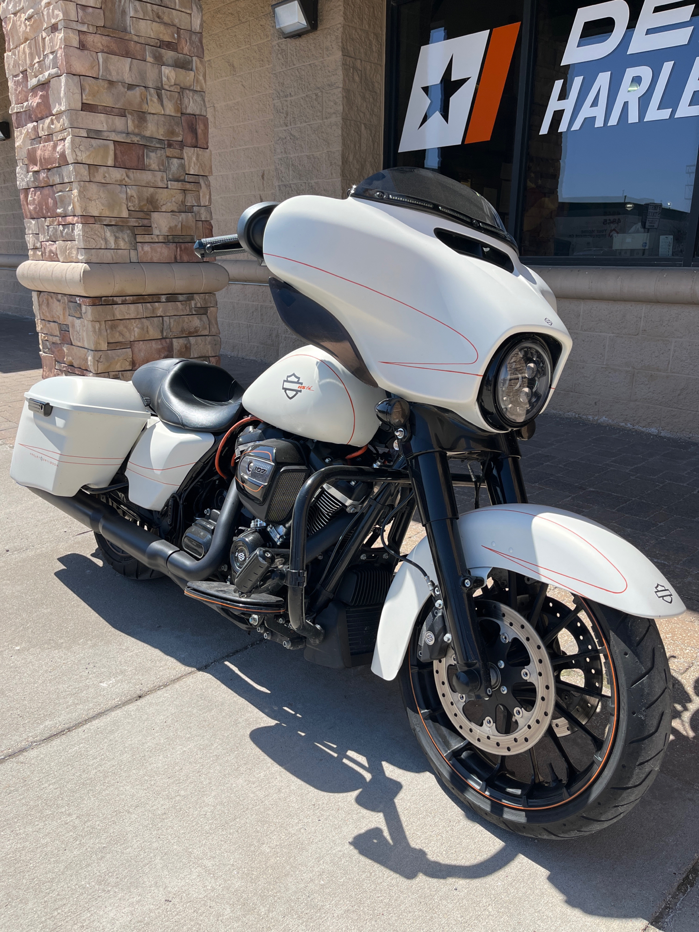 2018 Harley-Davidson Street Glide® Special in Omaha, Nebraska - Photo 2