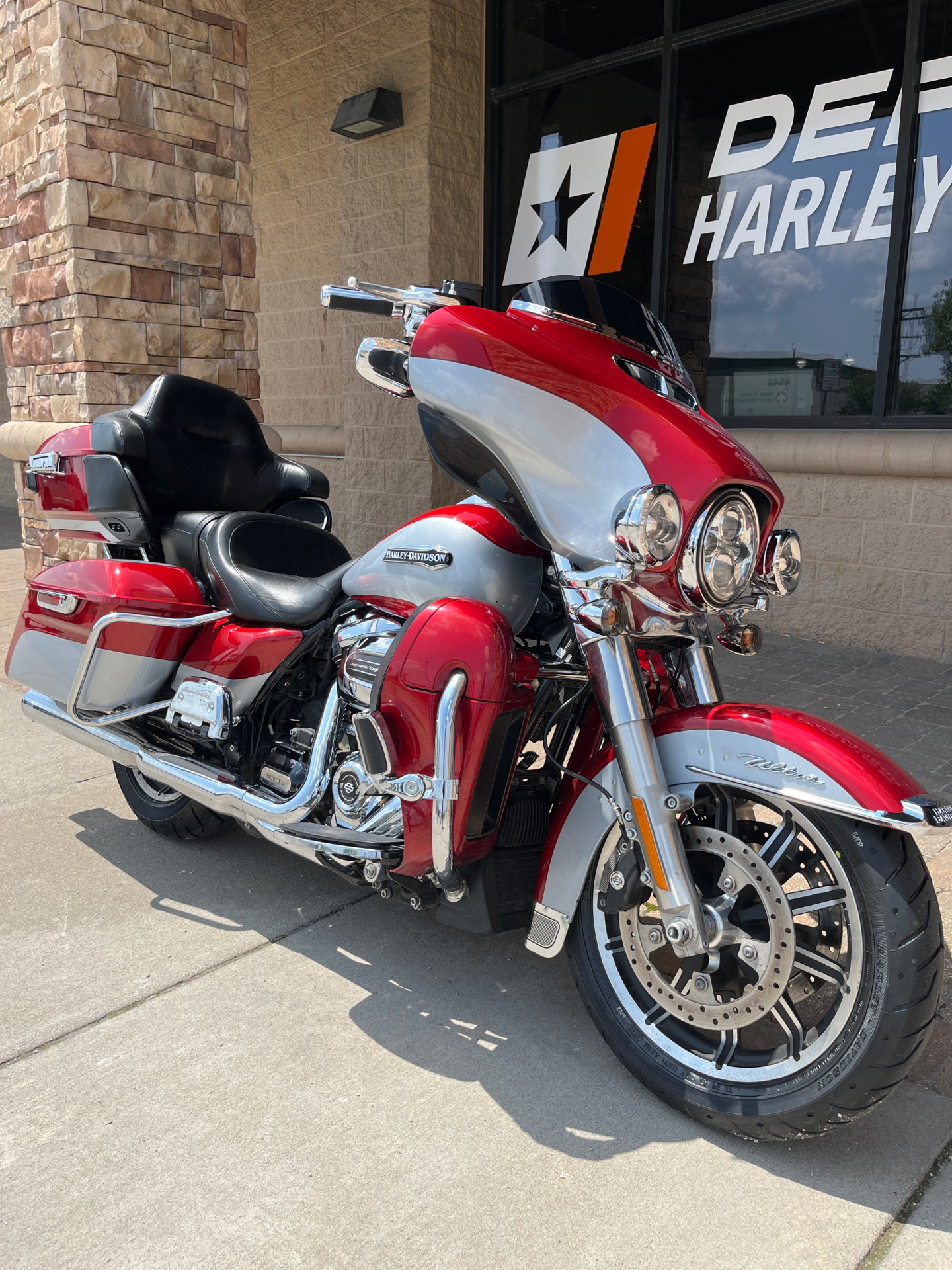 2019 Harley-Davidson Electra Glide® Ultra Classic® in Omaha, Nebraska - Photo 2
