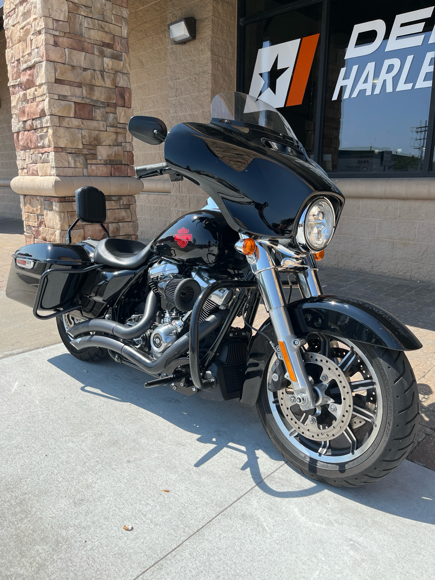 2019 Harley-Davidson Electra Glide® Standard in Omaha, Nebraska - Photo 2