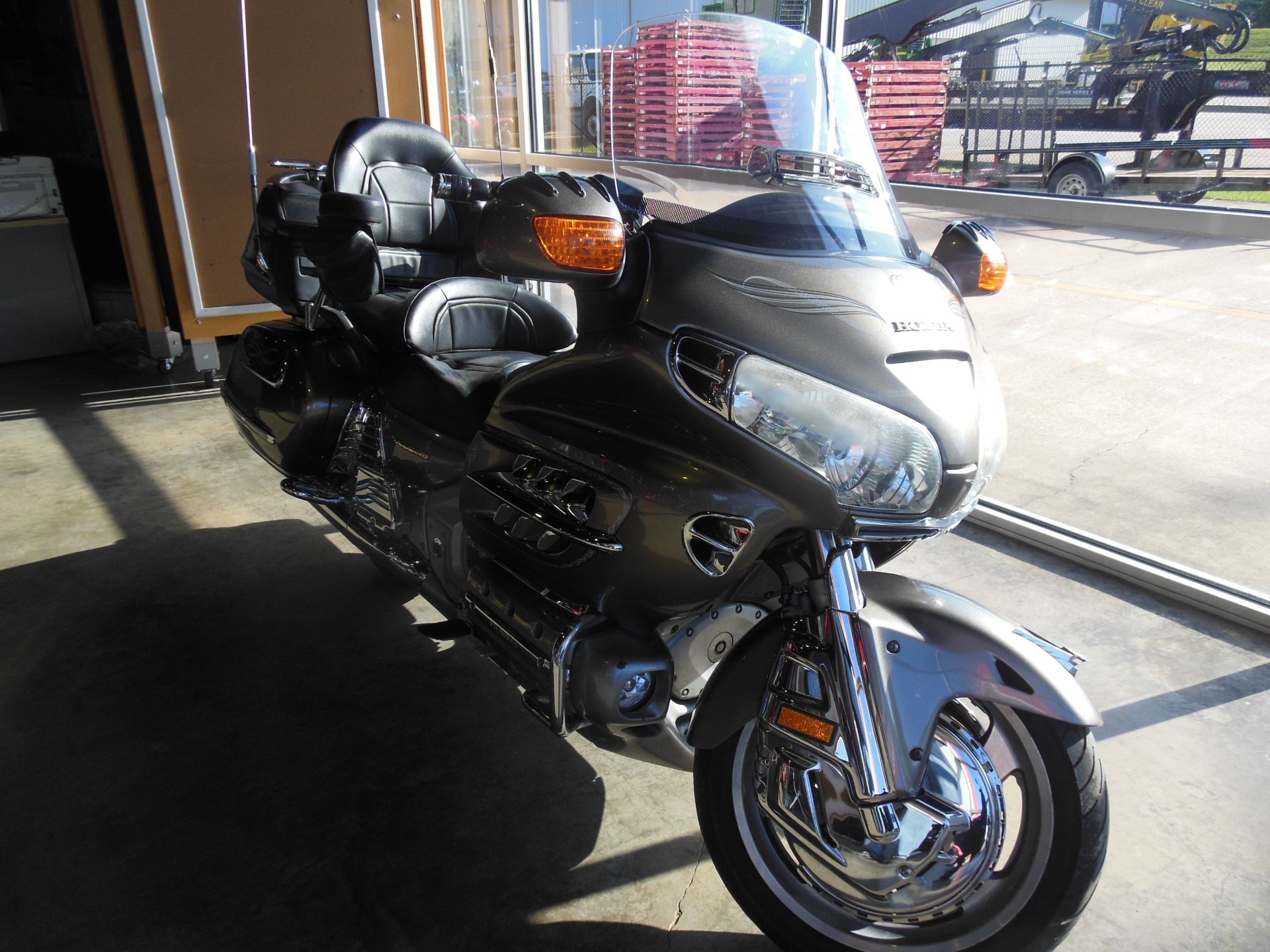 2004 Honda Gold Wing in Brookhaven, Mississippi - Photo 2