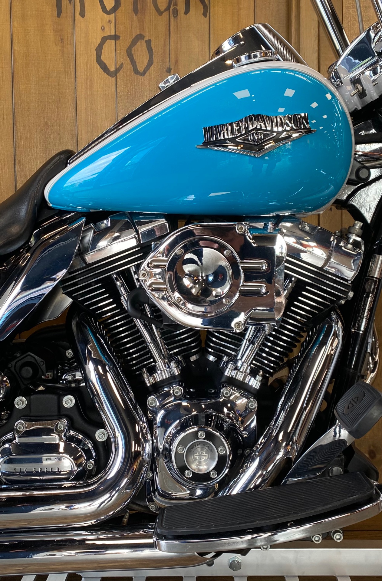 2016 Harley-Davidson Road King in Harrisburg, Pennsylvania - Photo 2