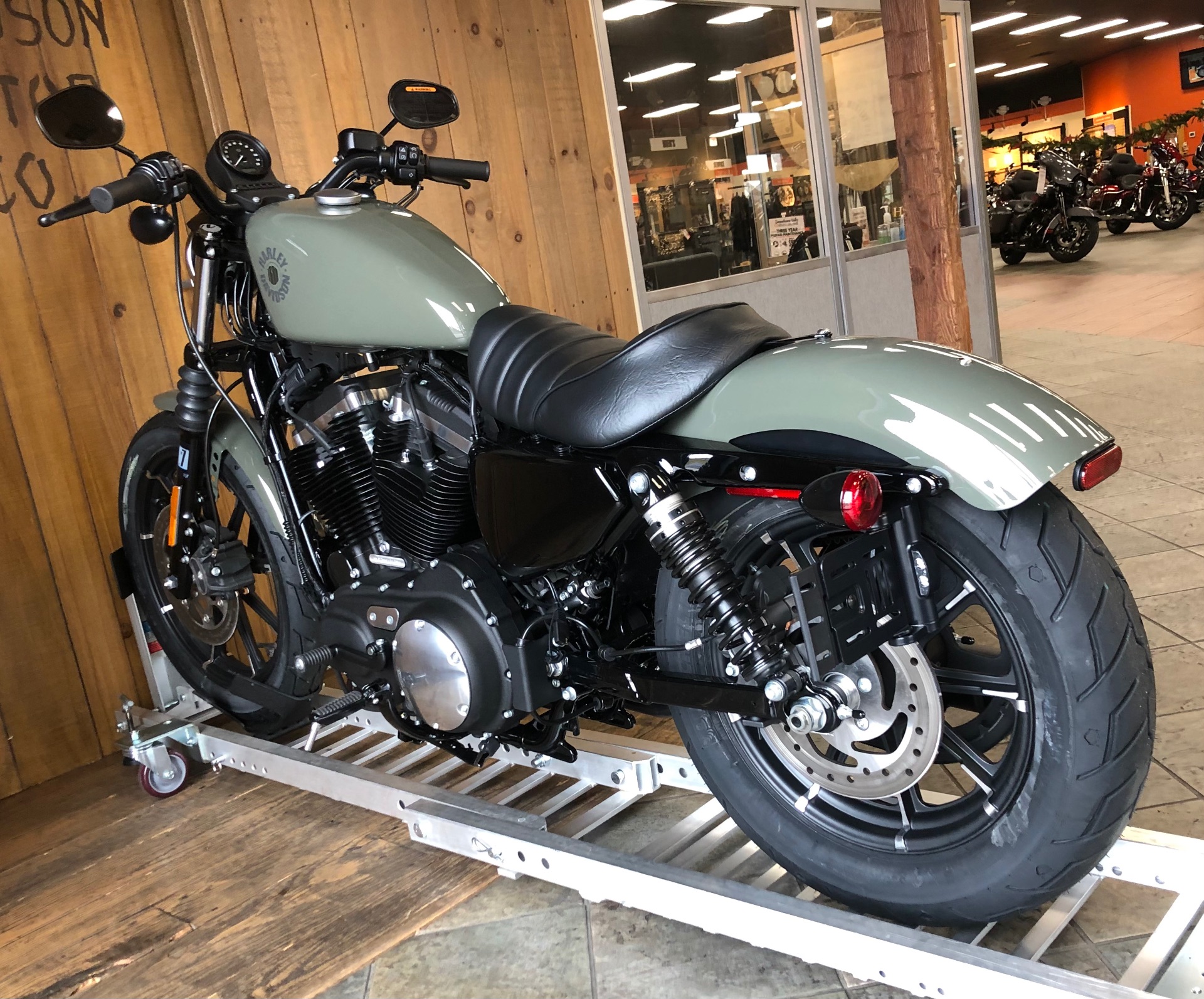 2021 Harley-Davidson Iron 883™ in Harrisburg, Pennsylvania - Photo 5
