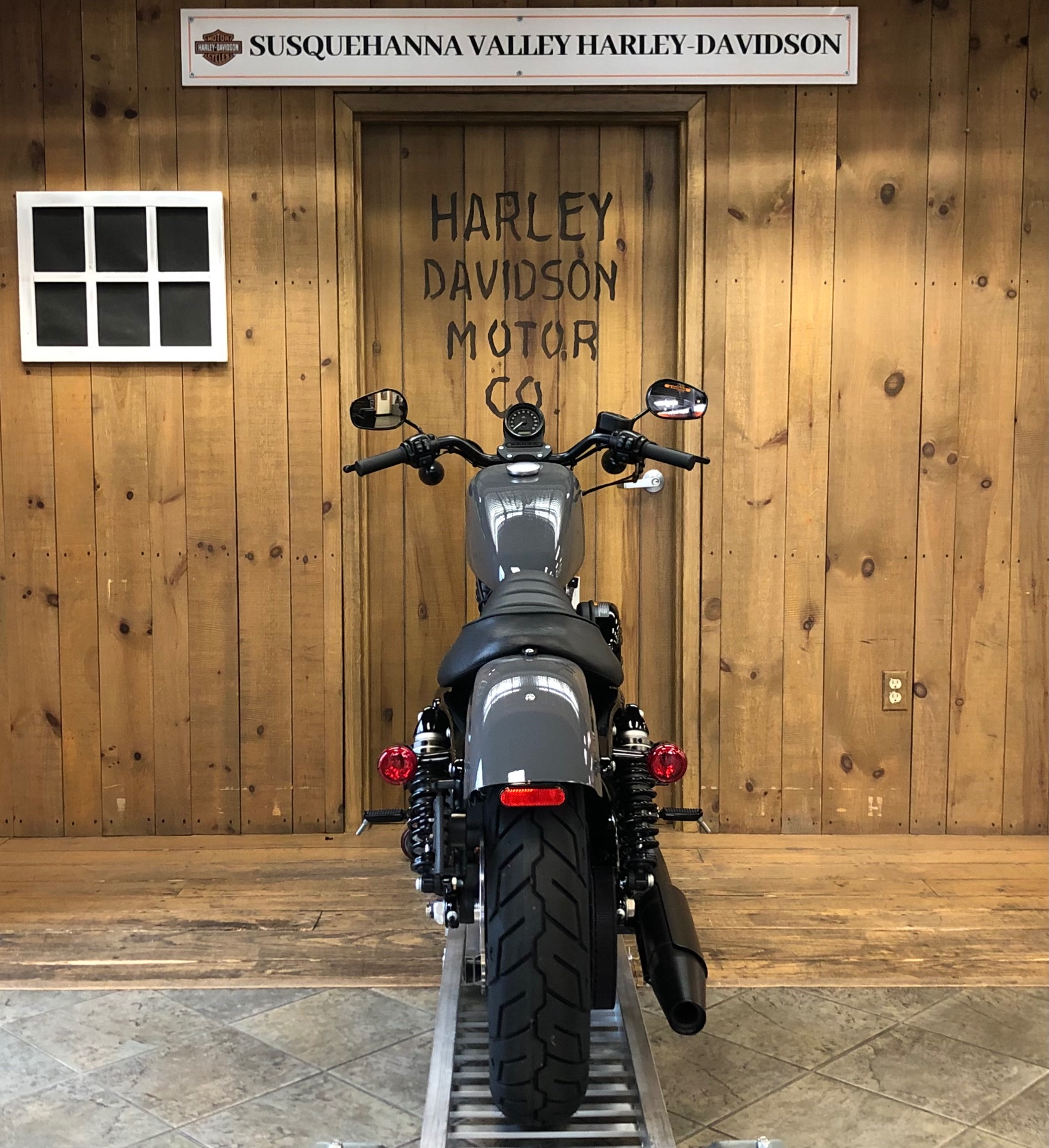 2022 Harley-Davidson Iron 883 in Harrisburg, Pennsylvania - Photo 6
