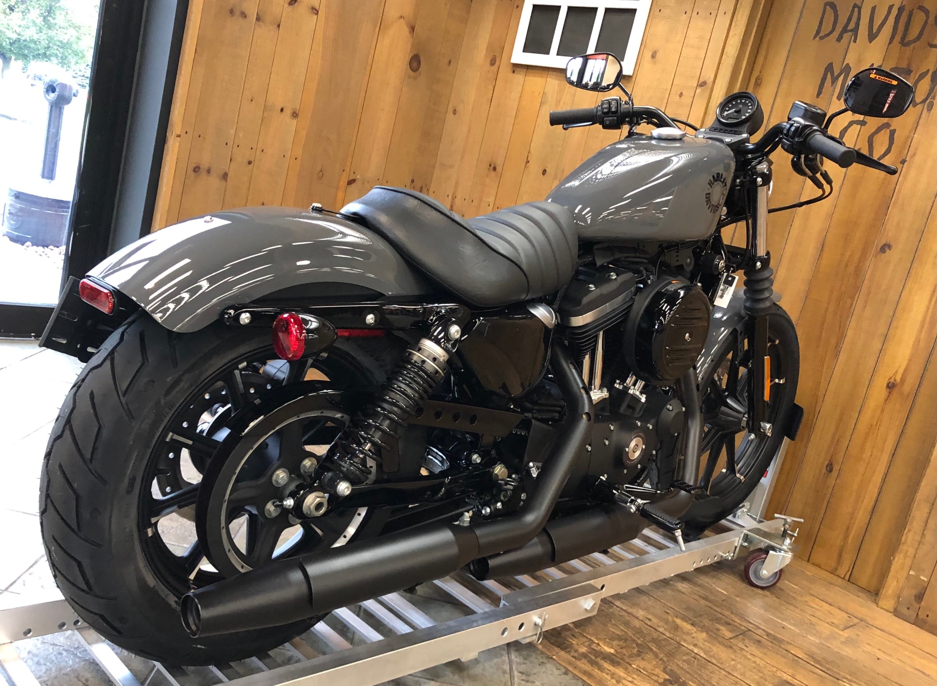 2022 Harley-Davidson Iron 883 in Harrisburg, Pennsylvania - Photo 7