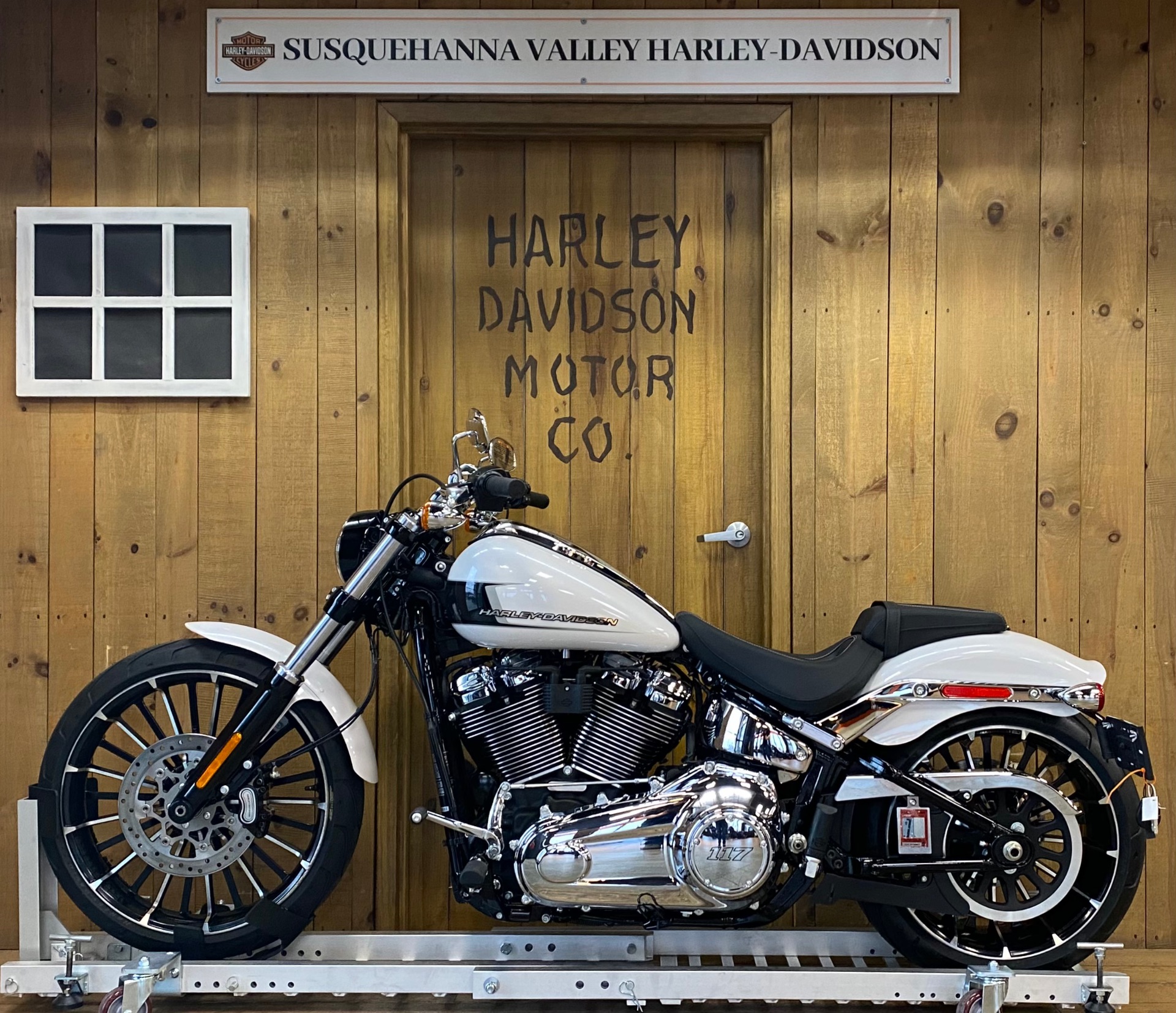 2024 Harley-Davidson Breakout in Harrisburg, Pennsylvania - Photo 4