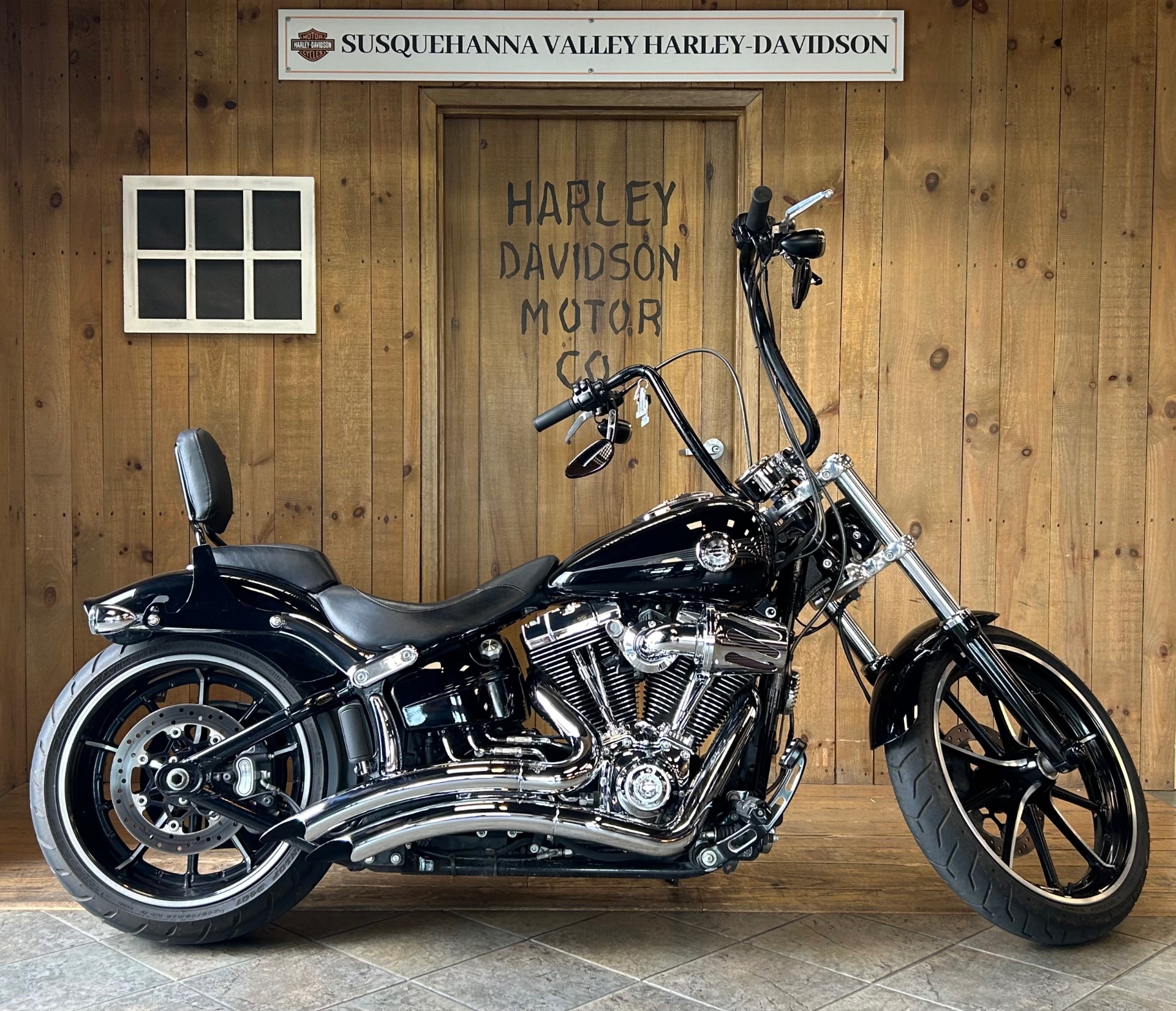 2015 Harley-Davidson Breakout in Harrisburg, Pennsylvania - Photo 1