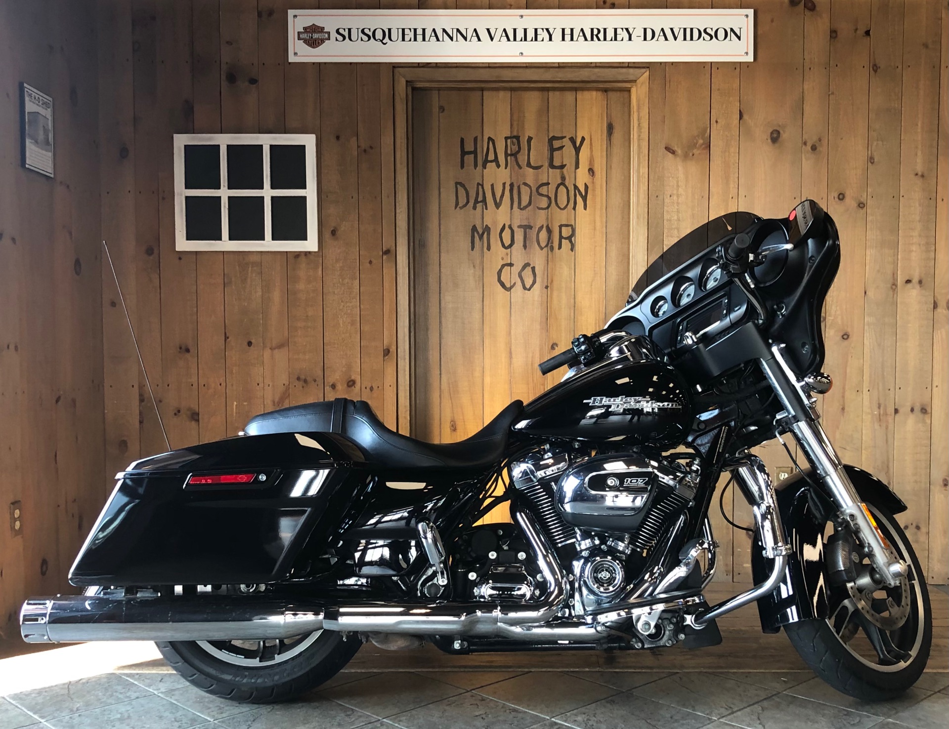 2018 Harley-Davidson Street Glide in Harrisburg, Pennsylvania - Photo 1