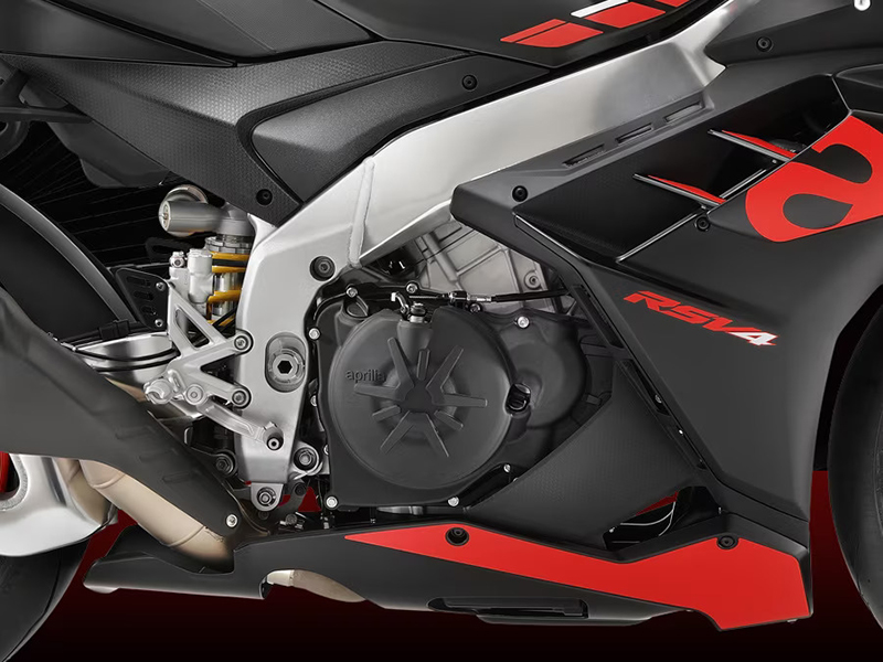 2024 Aprilia RSV4 1100 in Goshen, New York - Photo 2