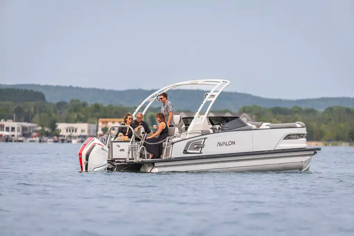 2024 Avalon Excalibur LTD Quad Lounge Windshield 25 ft. in Lancaster, New Hampshire - Photo 18