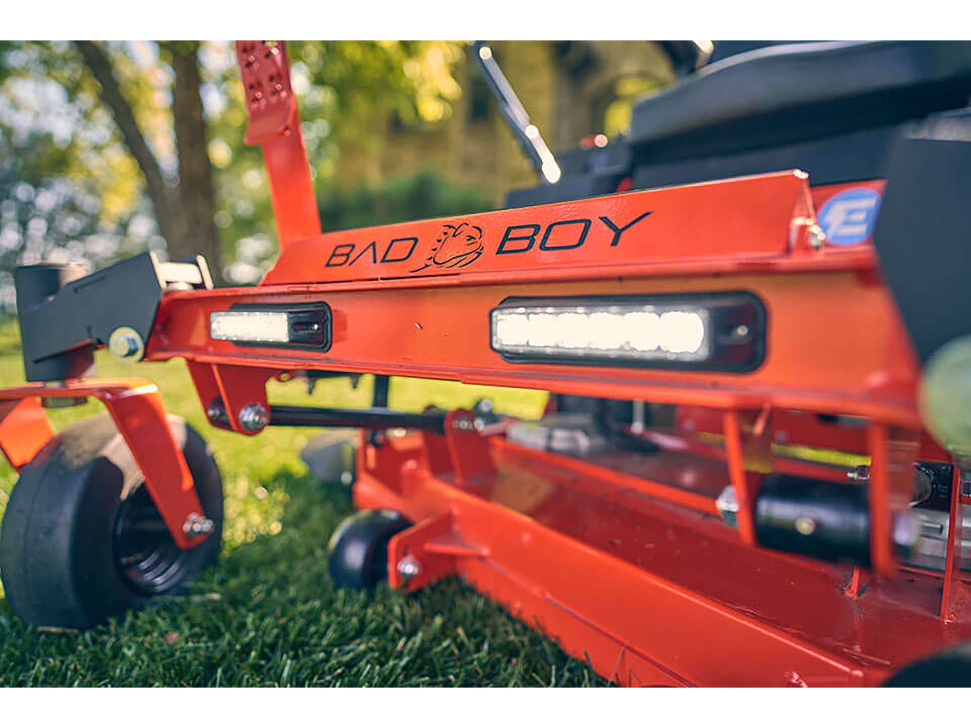 2024 Bad Boy Mowers E-Magnum 42 in. Electric in Saucier, Mississippi - Photo 8