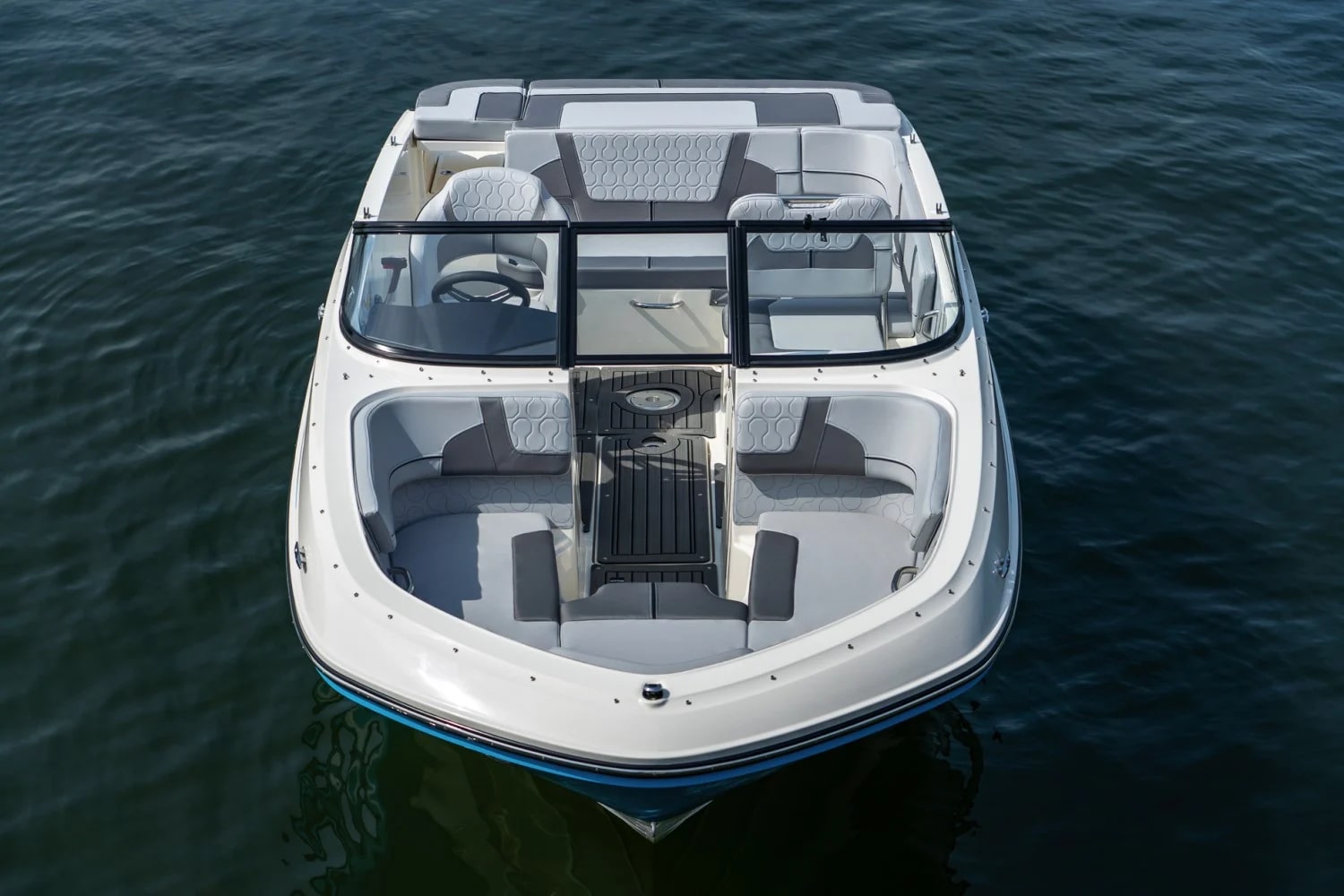 2025 Bayliner VR5 Bowrider in Kaukauna, Wisconsin - Photo 18