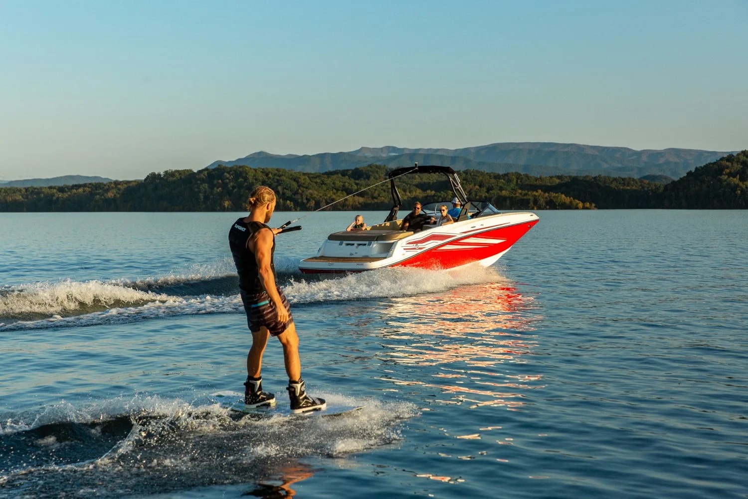 2025 Bayliner VR6 Bowrider in Kaukauna, Wisconsin - Photo 17