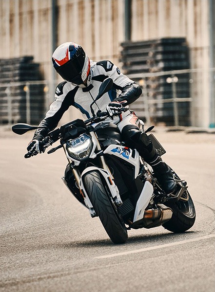 2022 BMW S 1000 R in Middletown, Ohio - Photo 2