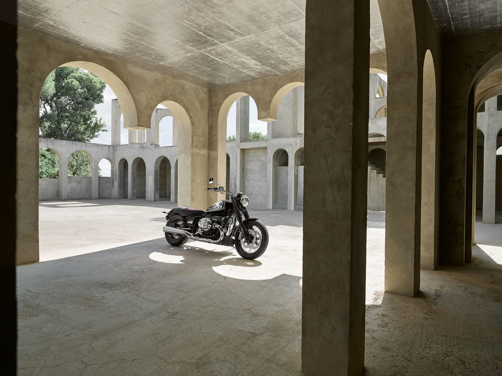 2023 BMW R nineT 100 Years in Chico, California - Photo 4