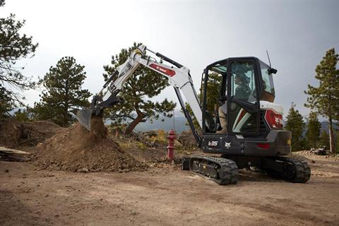 2022 Bobcat E35 33 hp R2-Series Extendable Arm in Liberty, New York - Photo 3