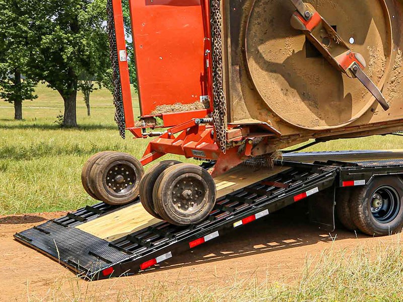 2024 Big Tex Trailers 22GN-HDTS Tandem Dual Wheel Gooseneck Trailers w/ Hydraulic Dovetail 40 ft. in Hollister, California