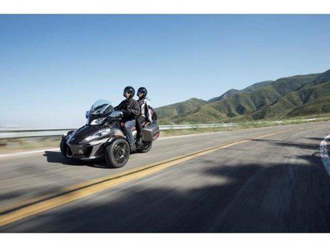 2015 Can-Am Spyder® RT-S Special Series SE6 in Algona, Iowa - Photo 3