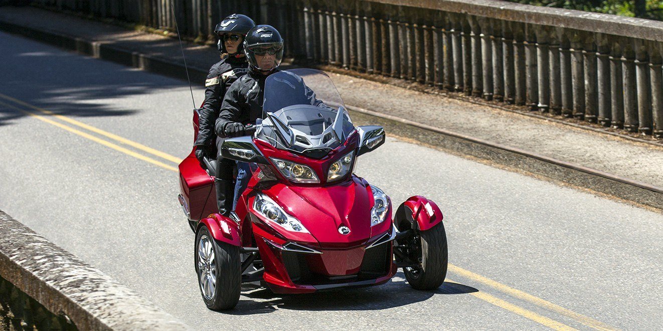 2016 Can-Am Spyder RT-S SM6 in Mineral Wells, West Virginia - Photo 9