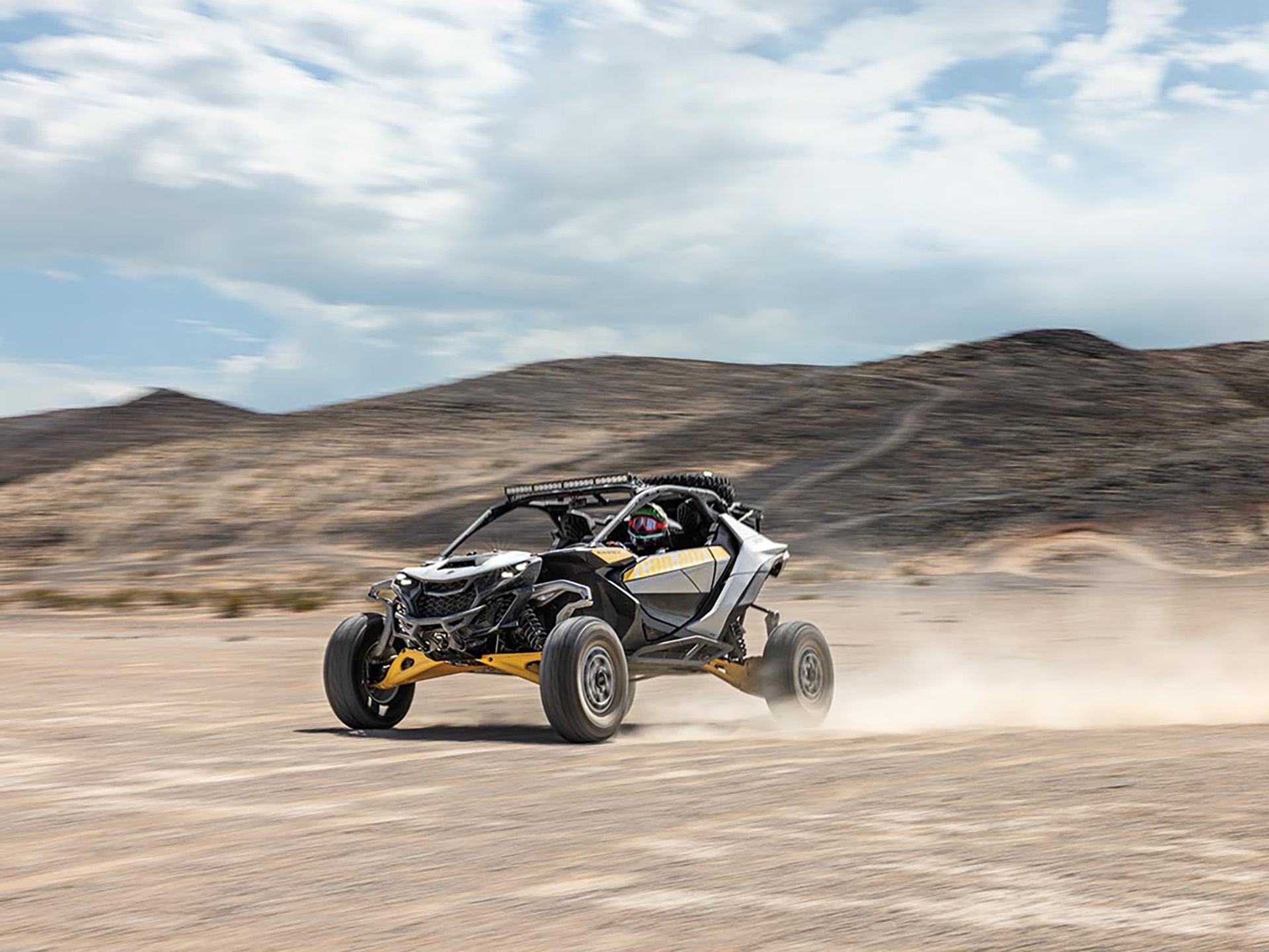 2024 Can-Am Maverick R 999T DCT in Clovis, New Mexico - Photo 10