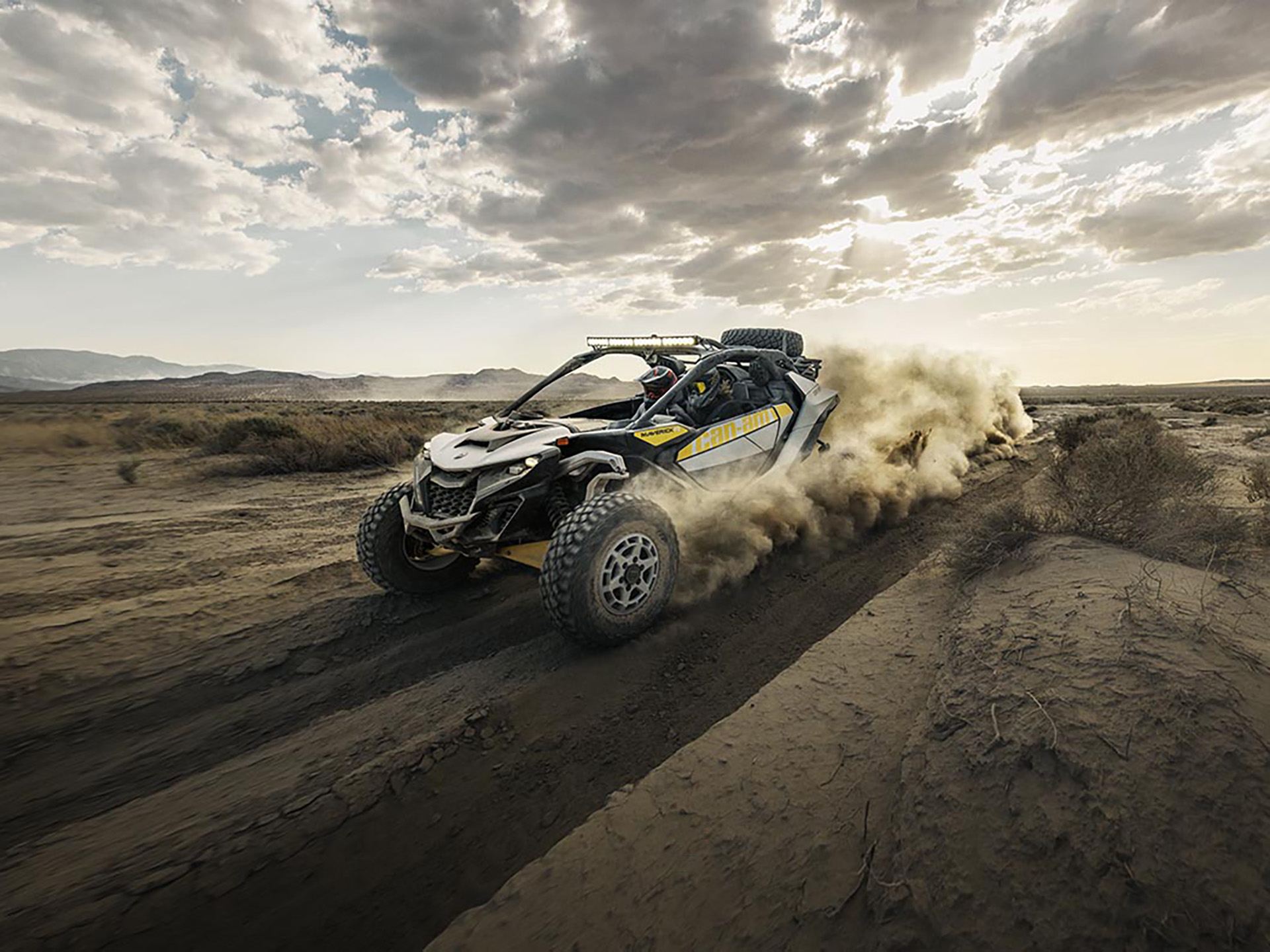 2024 Can-Am Maverick R 999T DCT in Clovis, New Mexico - Photo 19