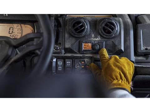 2025 Can-Am Defender 6x6 Limited in Fairview, Utah - Photo 7