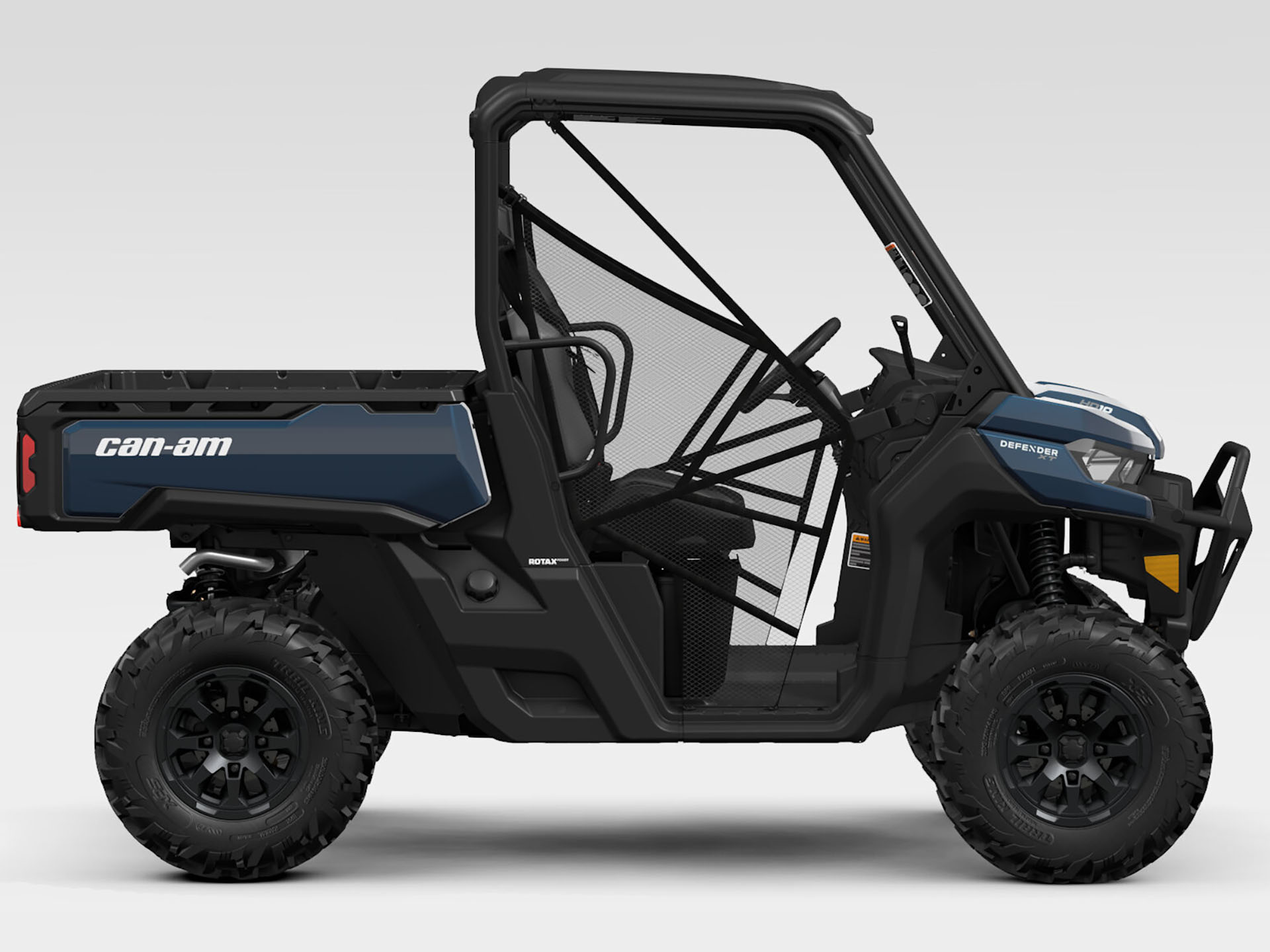 2025 Can-Am Defender XT HD10 in Antigo, Wisconsin - Photo 2