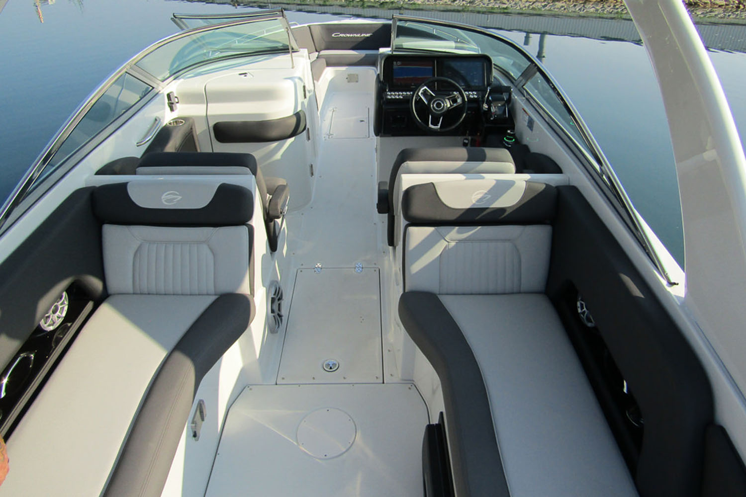 2025 Crownline 330 XSS in West Monroe, Louisiana - Photo 14