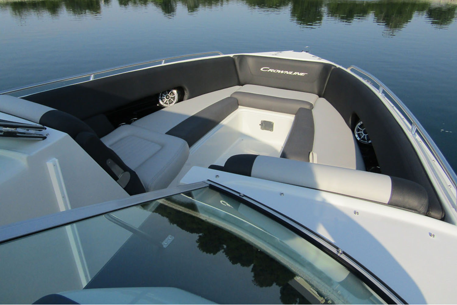 2025 Crownline 330 XSS in West Monroe, Louisiana - Photo 12