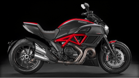 2015 Ducati Diavel Carbon in Denver, Colorado