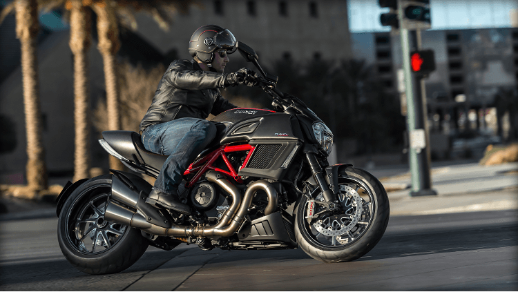 2015 Ducati Diavel Carbon in Denver, Colorado - Photo 13