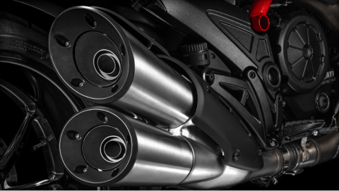 2015 Ducati Diavel Carbon in Denver, Colorado - Photo 9