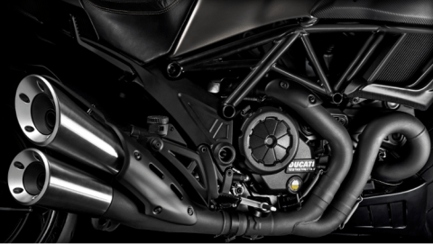 2015 Ducati Diavel Titanium in Springfield, Missouri - Photo 22