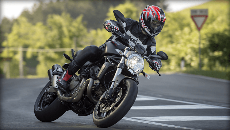 2015 Ducati Monster 821 Dark in Hicksville, New York - Photo 9