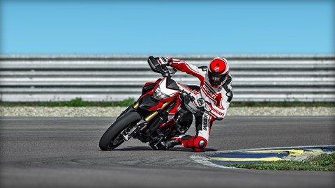 2016 Ducati Hypermotard 939 SP in West Allis, Wisconsin - Photo 31