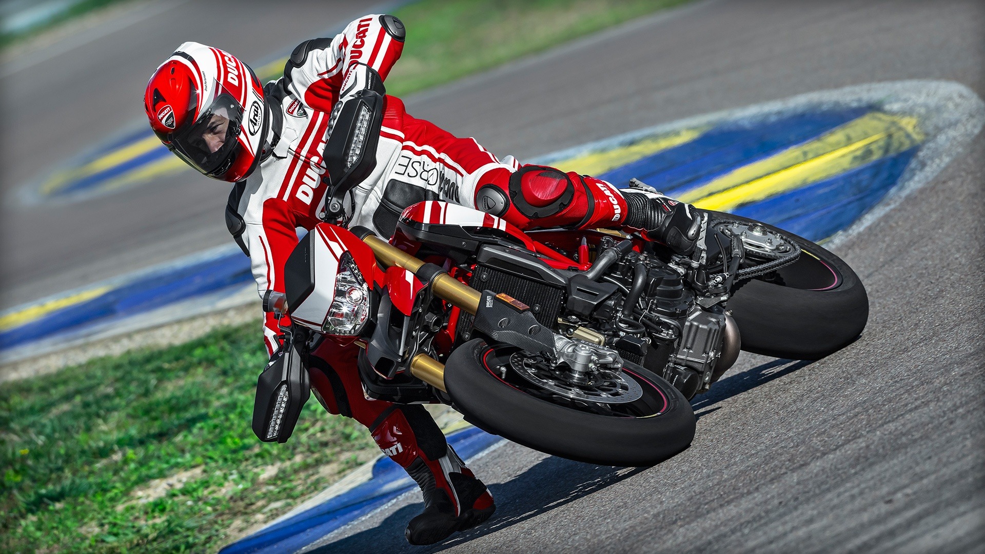 2016 Ducati Hypermotard 939 SP in Louisville, Tennessee - Photo 31