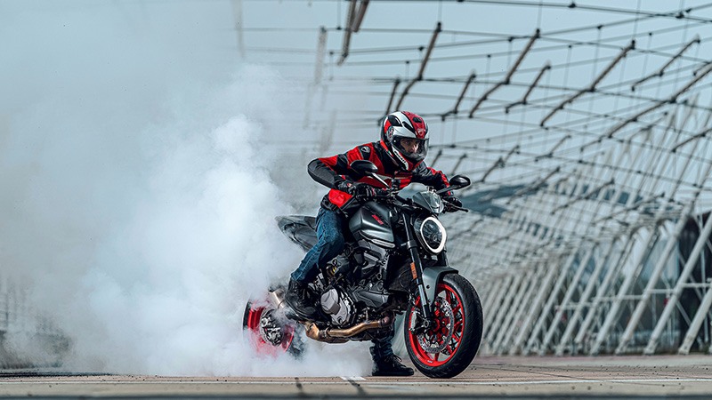 2021 Ducati Monster in Albuquerque, New Mexico - Photo 14