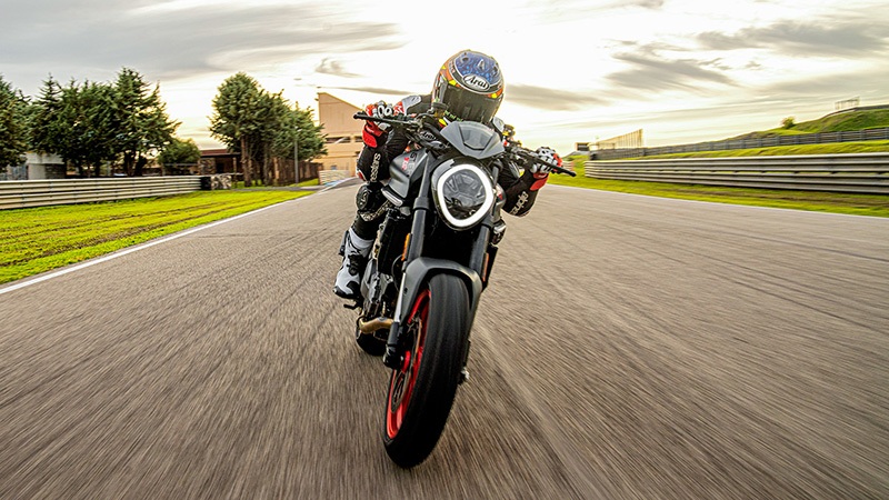 2021 Ducati Monster + in Sanford, Florida - Photo 7