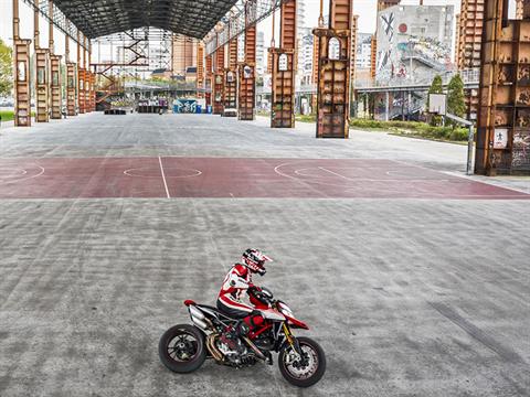 2021 Ducati Hypermotard 950 RVE in New Haven, Connecticut - Photo 12