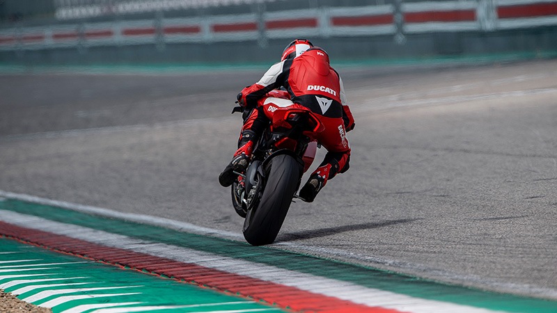 2021 Ducati Panigale V4 in Fort Montgomery, New York - Photo 9