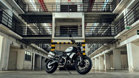 2022 Ducati Scrambler 1100 Dark PRO in Columbus, Ohio - Photo 6
