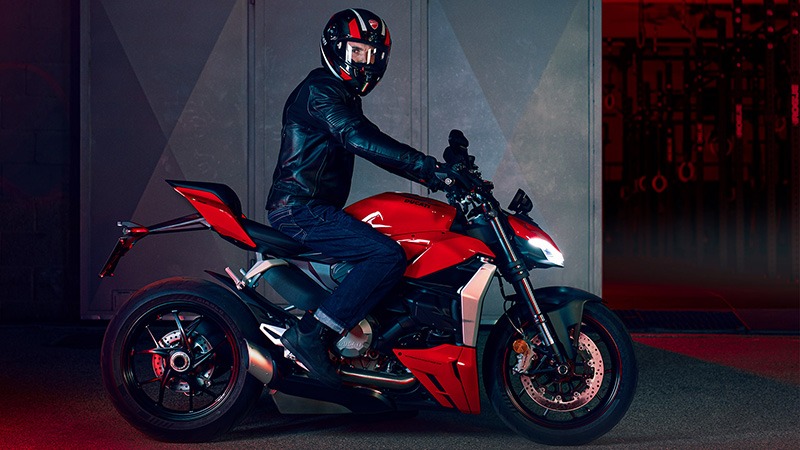 2022 Ducati Streetfighter V2 in New Haven, Connecticut - Photo 6