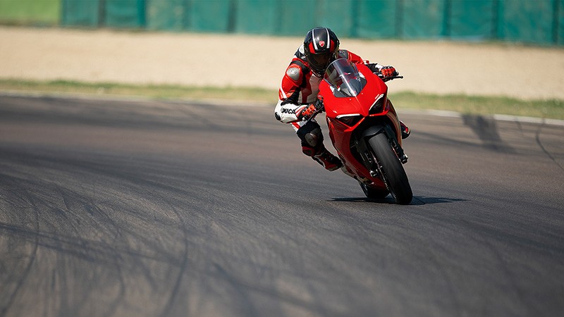 2022 Ducati Panigale V2 in New Haven, Vermont - Photo 2