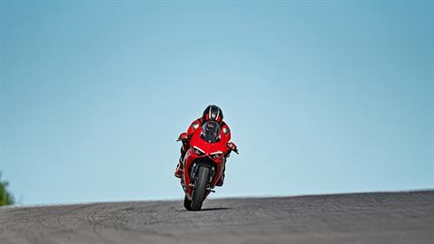2022 Ducati Panigale V2 in Fort Montgomery, New York - Photo 5