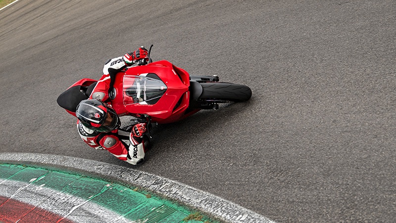 2022 Ducati Panigale V2 in New Haven, Vermont - Photo 7