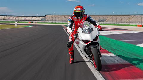 2022 Ducati Panigale V2 in West Allis, Wisconsin - Photo 13