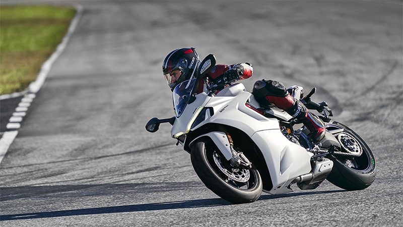 2022 Ducati SuperSport 950 S in Albuquerque, New Mexico