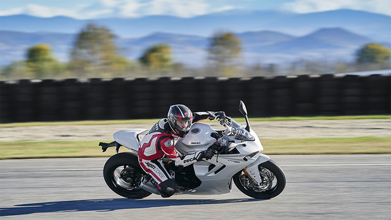 2022 Ducati SuperSport 950 S in Albuquerque, New Mexico