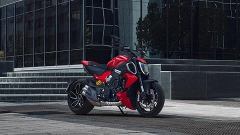 2023 Ducati Diavel V4 in New Haven, Connecticut - Photo 7