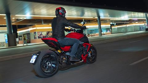 2023 Ducati Diavel V4 in New Haven, Connecticut - Photo 9